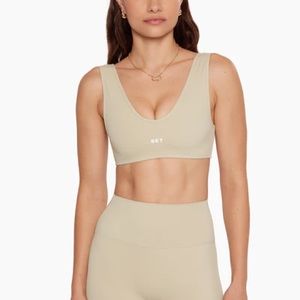 SET ACTIVE Sportbody Dip Bra in Macadamia size medium